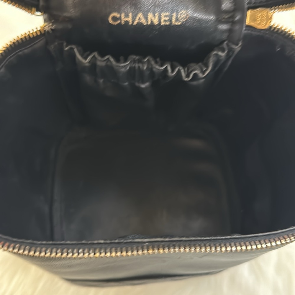 Chanel cosmetic case - Picture 13 of 16